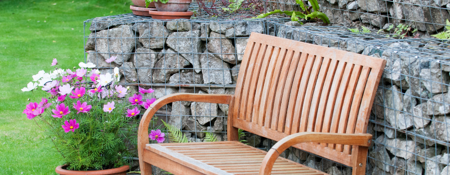 Holz im Garten